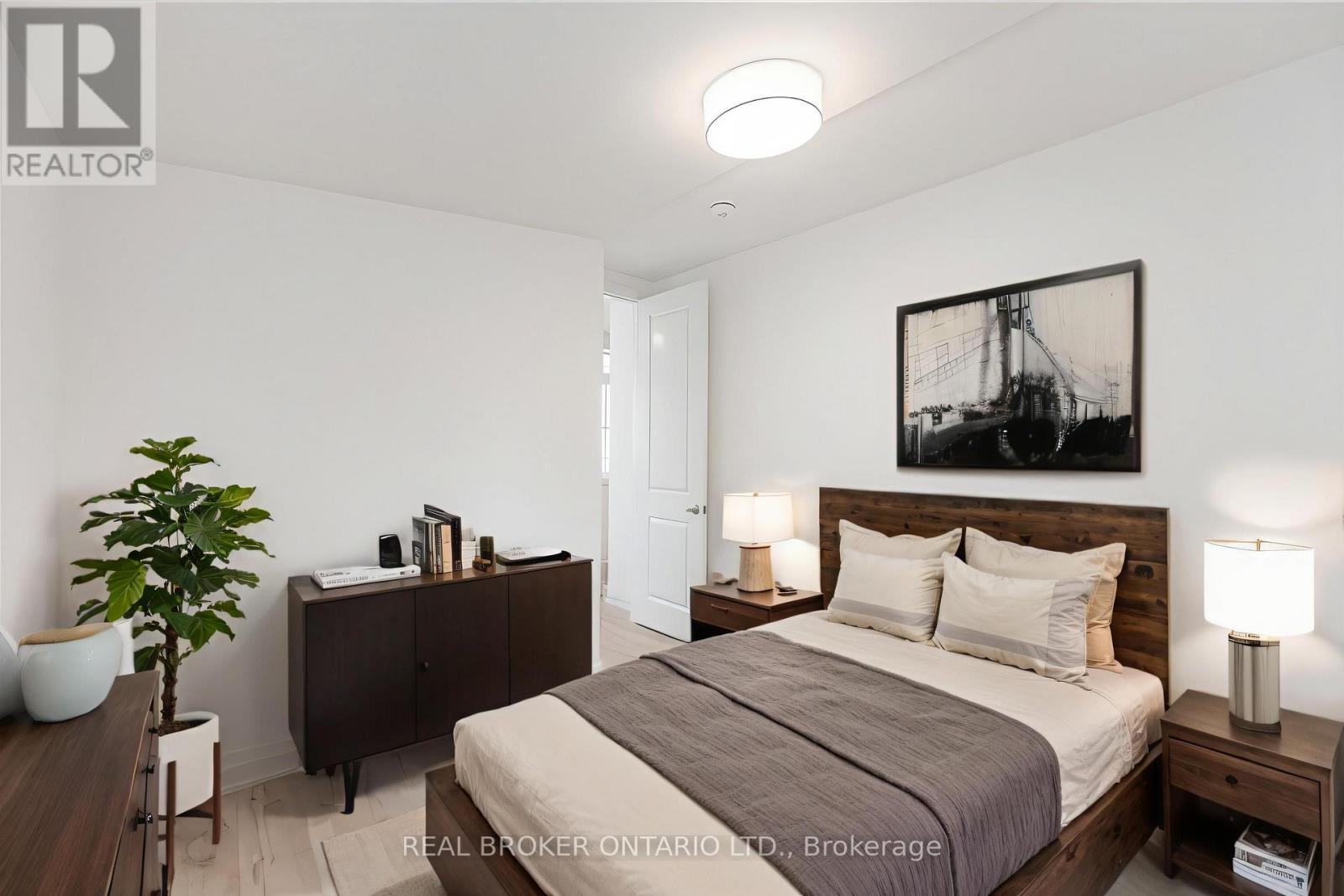 2 - 777 Beach Boulevard, Hamilton, Ontario  L8H 6Y5 - Photo 3 - X13100244