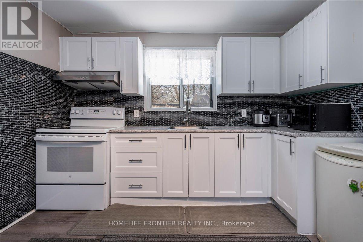 215 Oxford Street, Orillia, Ontario  L3V 1H6 - Photo 6 - S13057412
