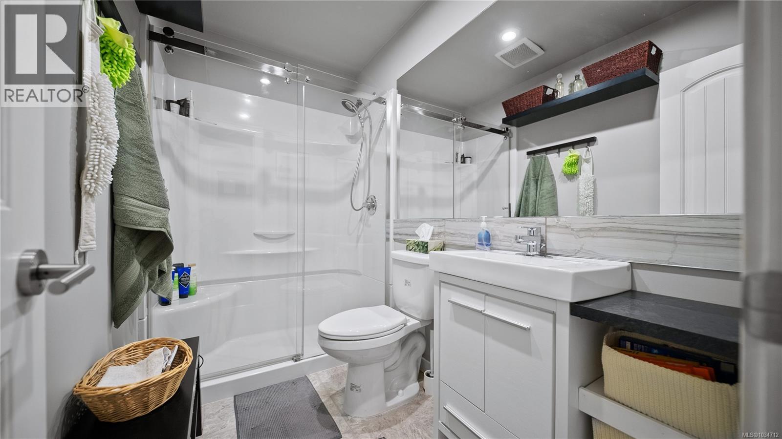403 3170 Irma St, Victoria, British Columbia  V9A 1S8 - Photo 8 - 1034712