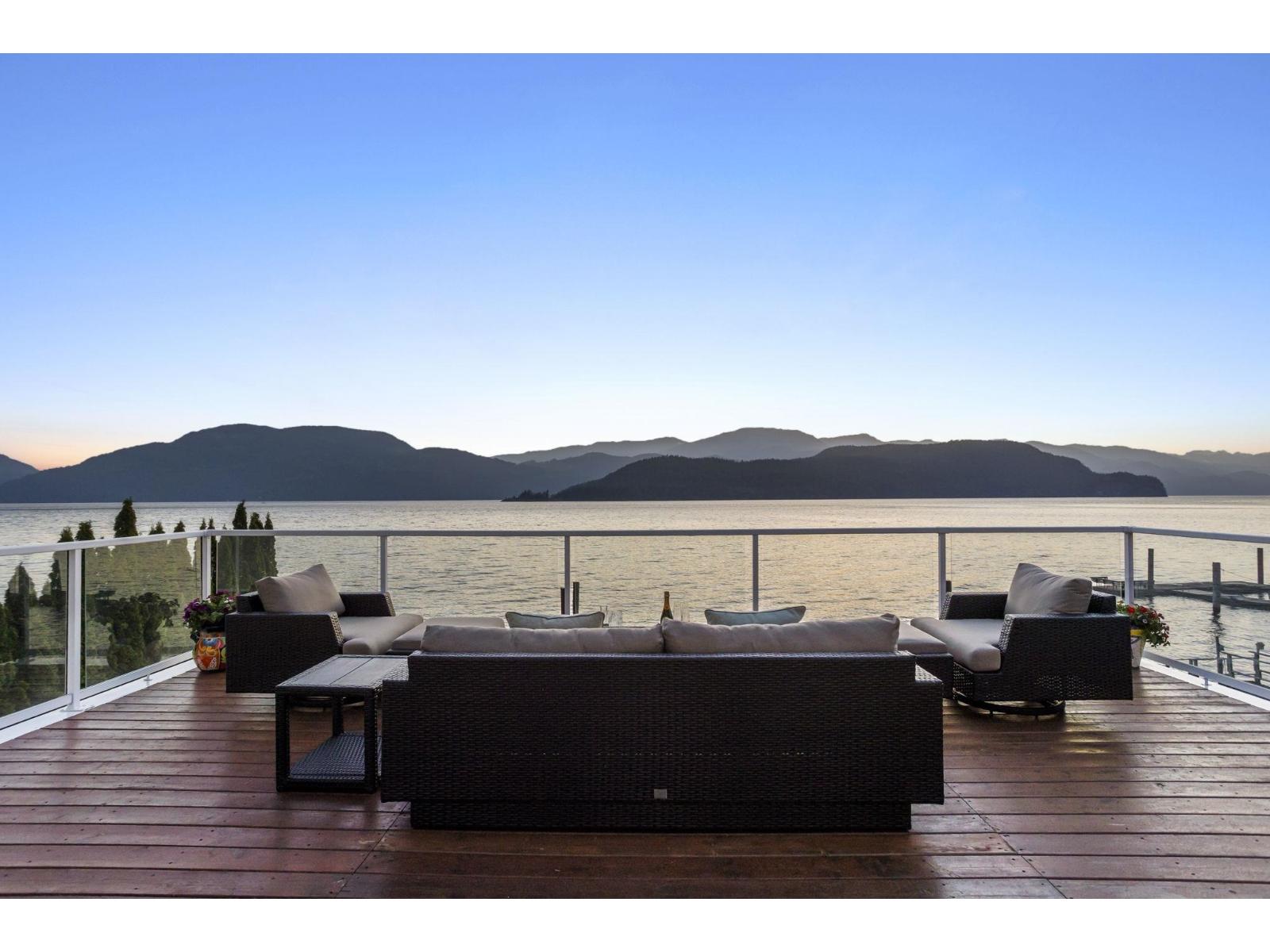 7370 Rockwell Drive, Harrison Lake, Harrison Hot Springs, British Columbia  V0M 1A0 - Photo 1 - R3120846
