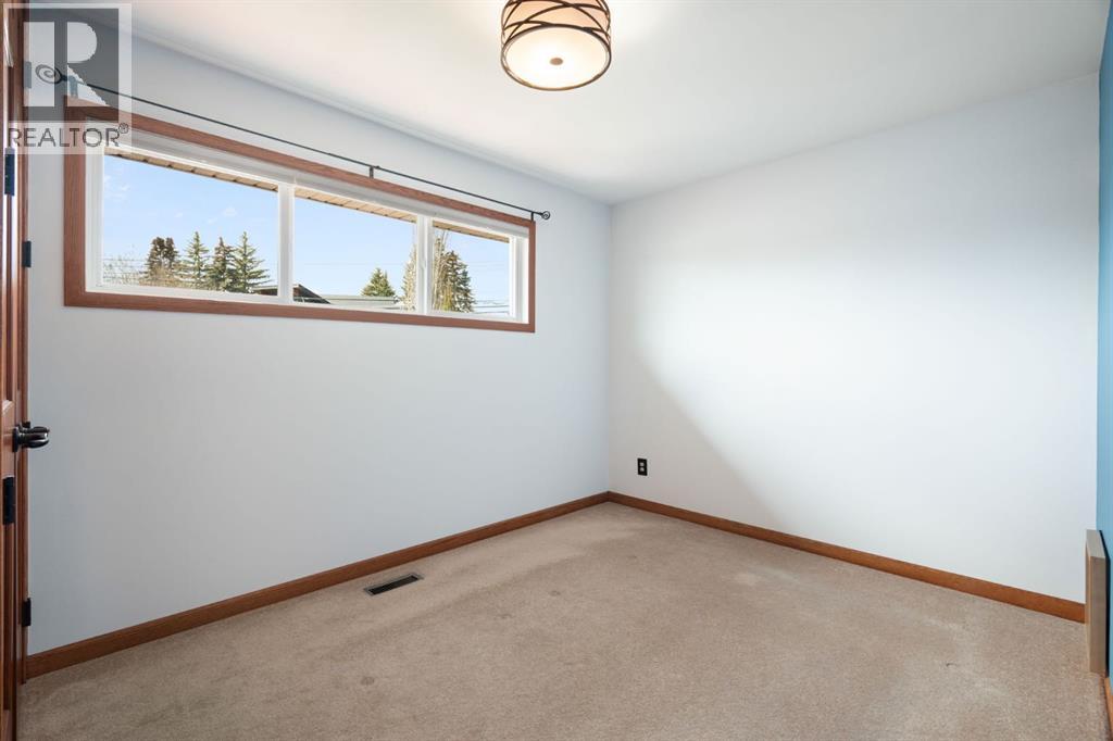 1619 47 Street SW, Calgary, Alberta  T3C 2E2 - Photo 13 - A2308524