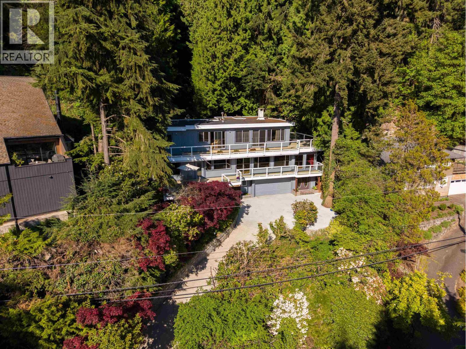 3897 Bayridge Avenue, West Vancouver, British Columbia  V7V 3J3 - Photo 2 - R3120868