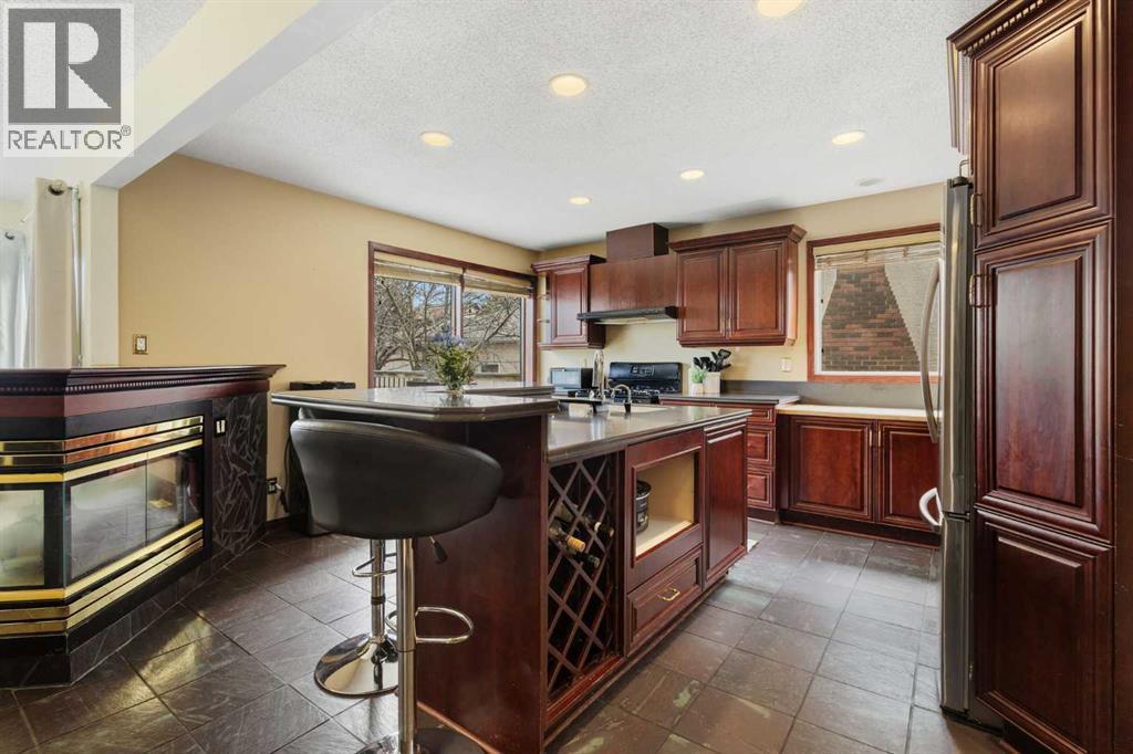 112 Woodglen Road SW, Calgary, Alberta  T2W 4Z1 - Photo 11 - A2308841