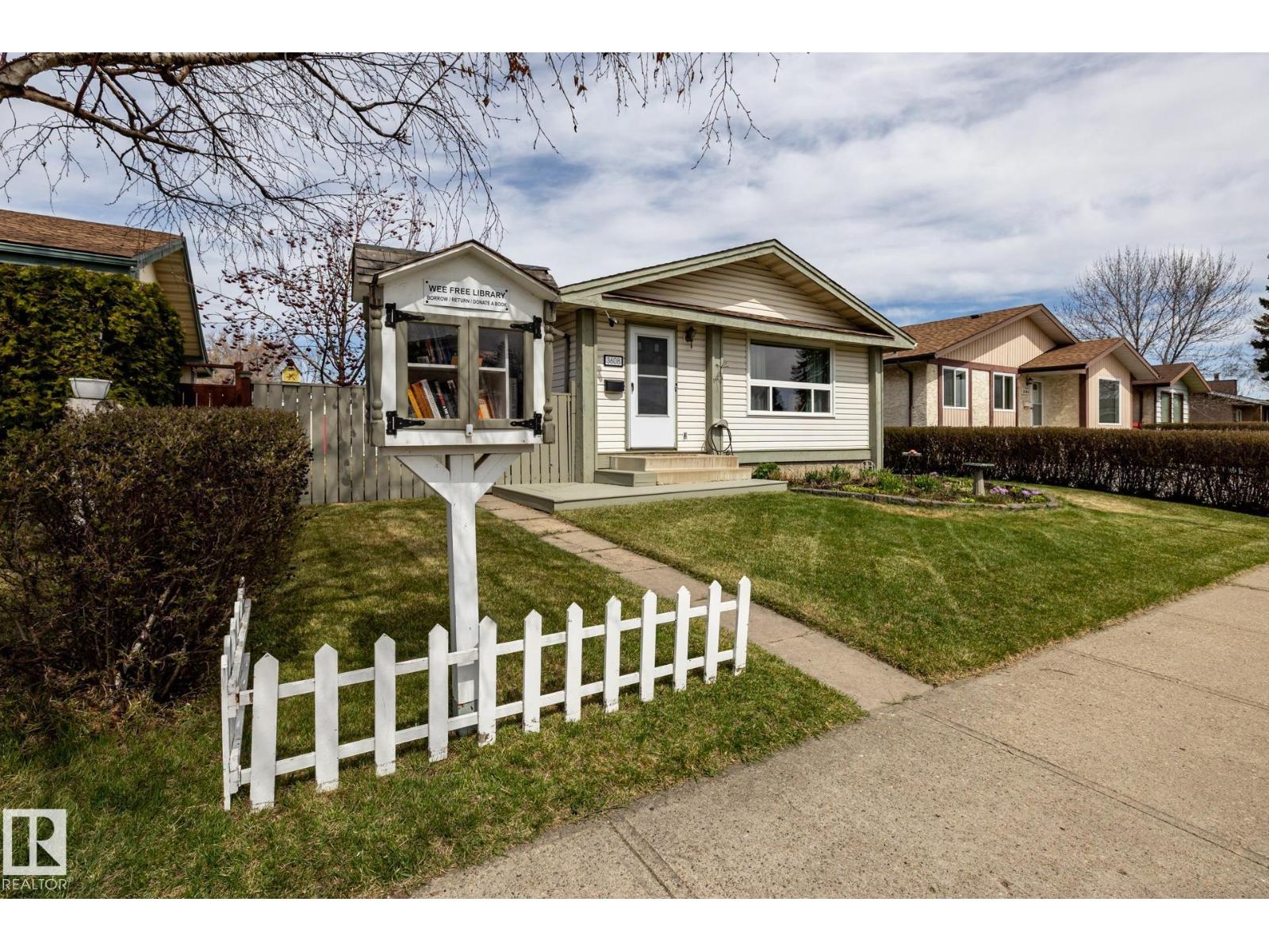 3608 16A AV NW, edmonton, Alberta