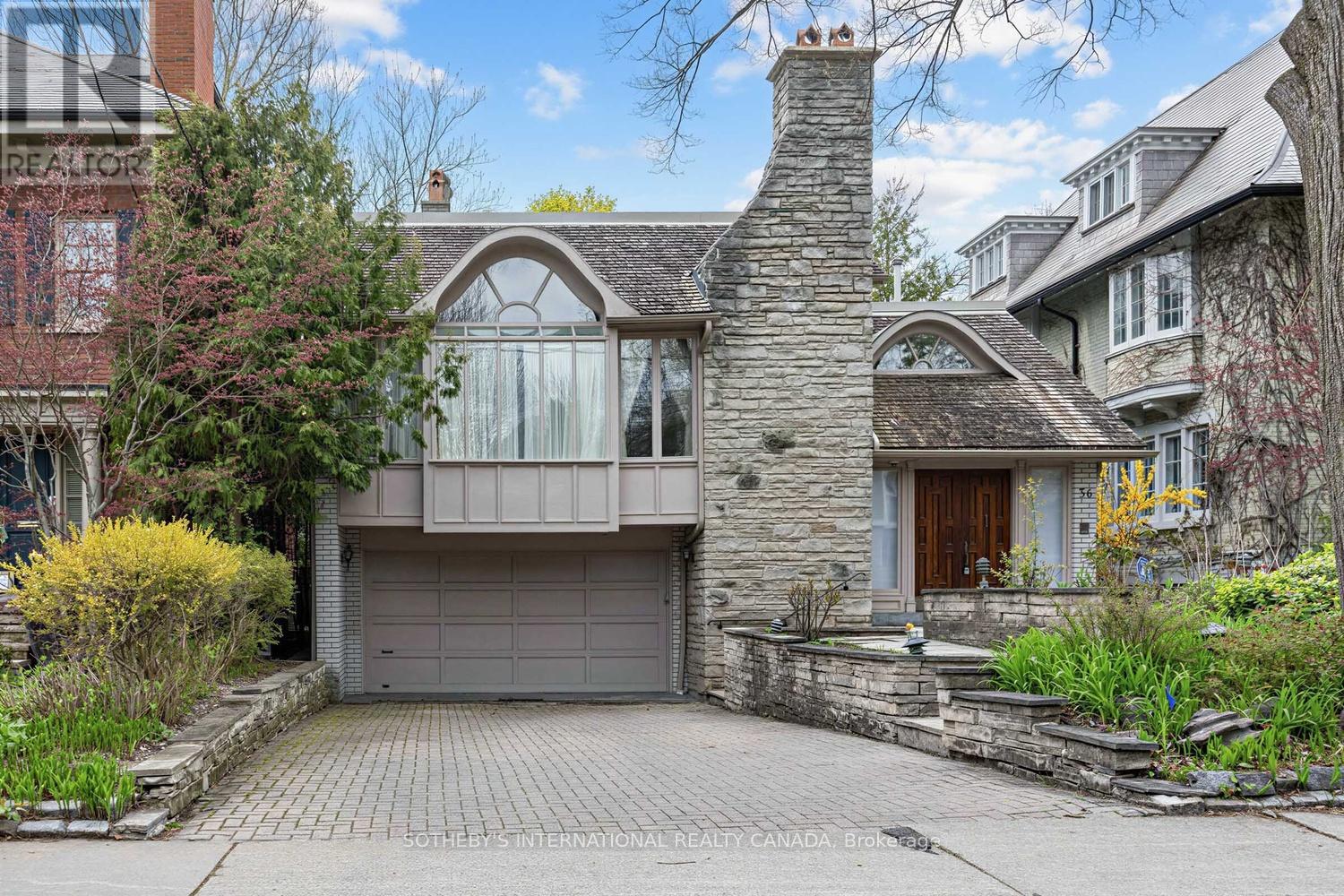 36 HAWTHORN AVENUE, Toronto, Ontario