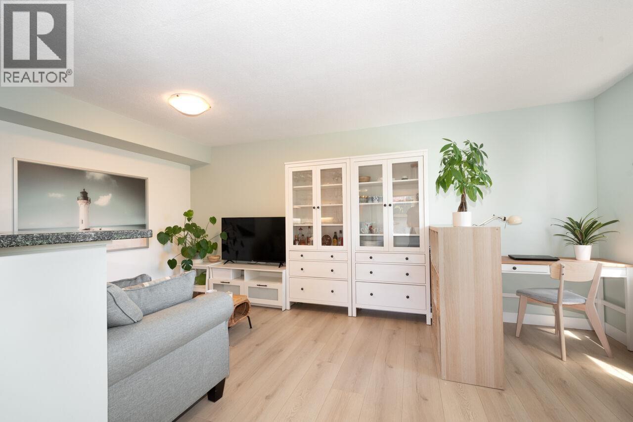 1 7179 18th Avenue, Burnaby, British Columbia  V3N 1H2 - Photo 7 - R3120869