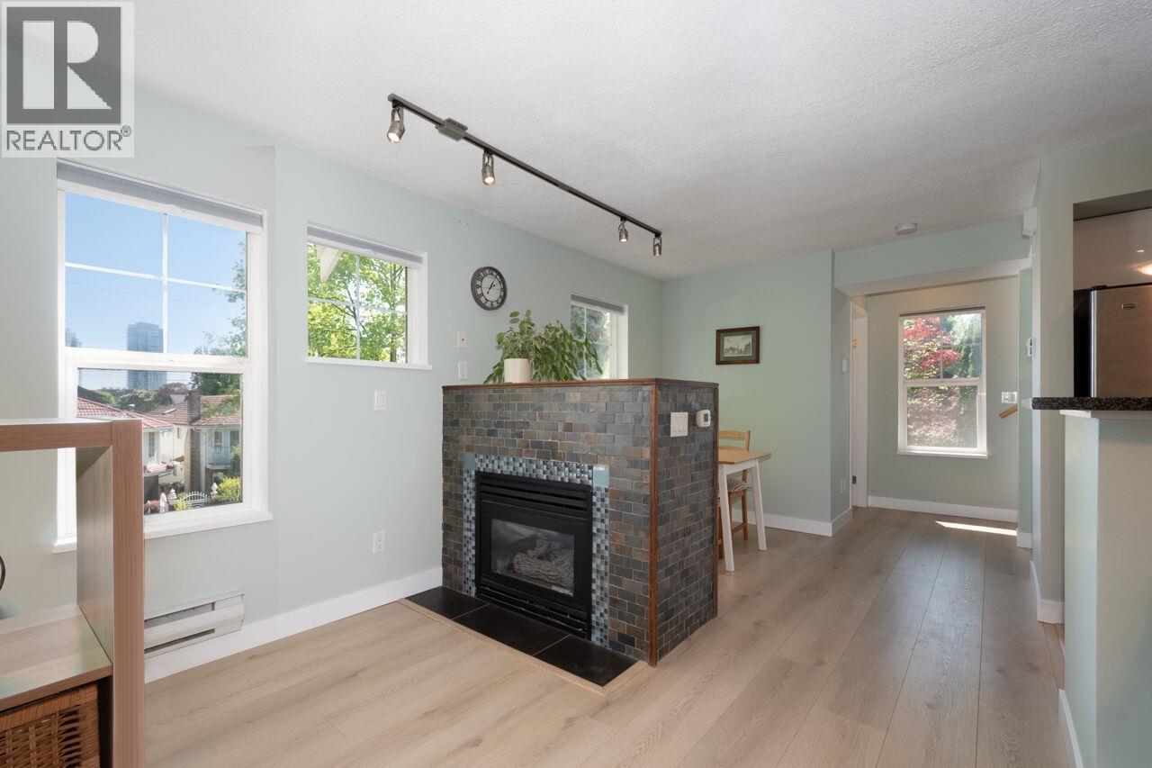 1 7179 18th Avenue, Burnaby, British Columbia  V3N 1H2 - Photo 16 - R3120869