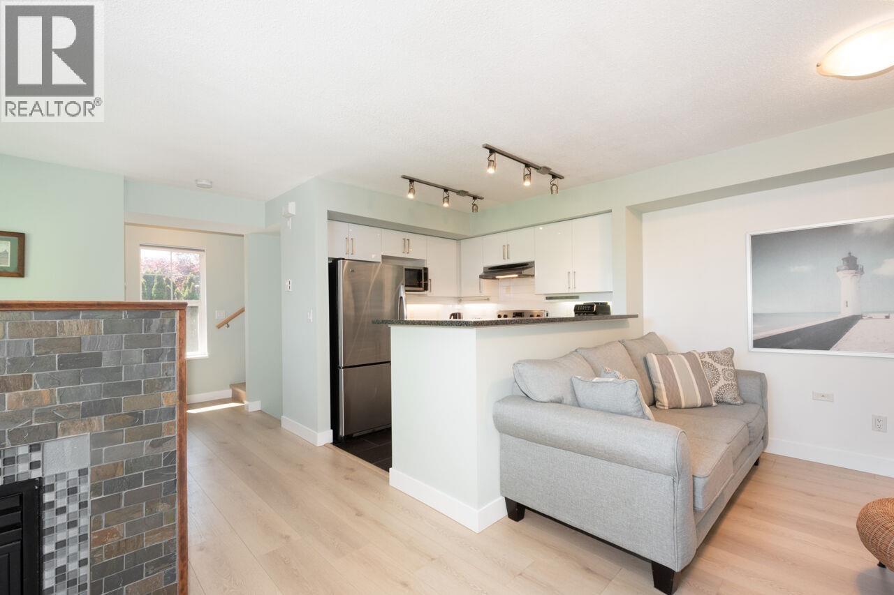 1 7179 18th Avenue, Burnaby, British Columbia  V3N 1H2 - Photo 18 - R3120869