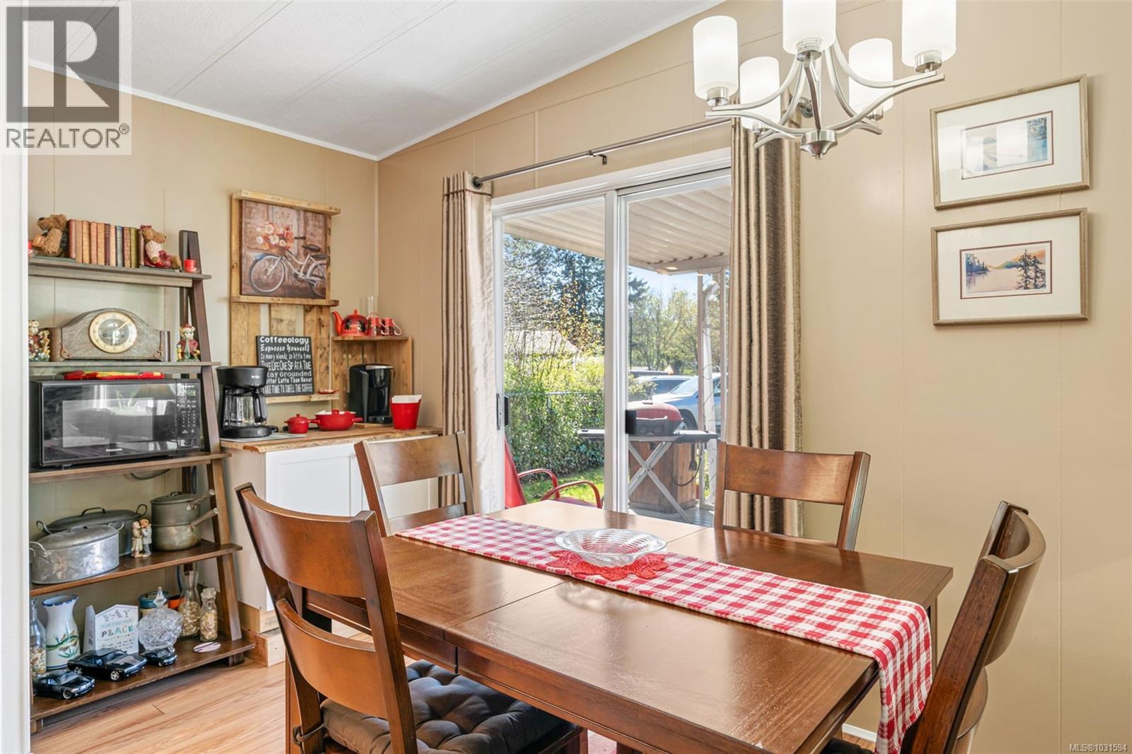 2129 Summergate Blvd, Sidney, British Columbia  V8L 4K9 - Photo 6 - 1031594