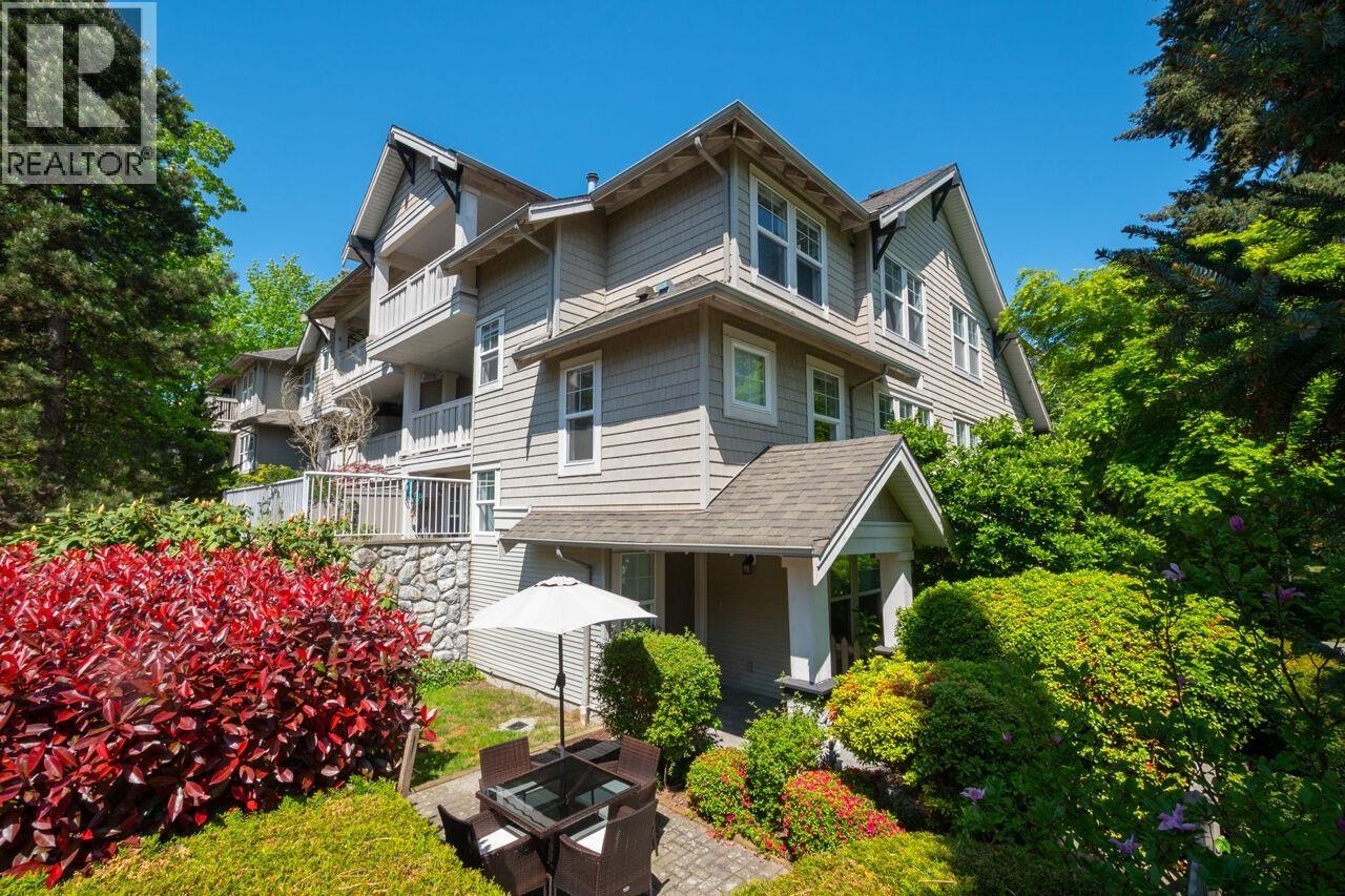 1 7179 18th Avenue, Burnaby, British Columbia  V3N 1H2 - Photo 1 - R3120869