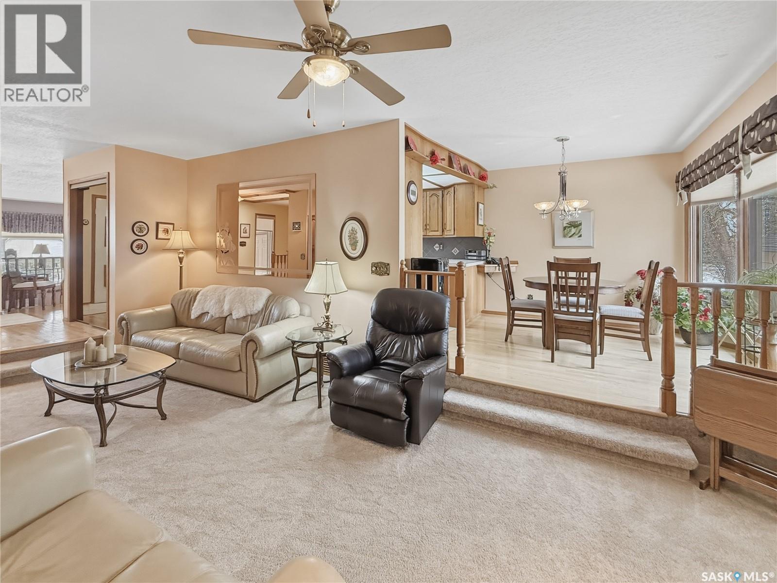 412 Curry Crescent, Swift Current, Saskatchewan  S9H 4X4 - Photo 7 - SK034273