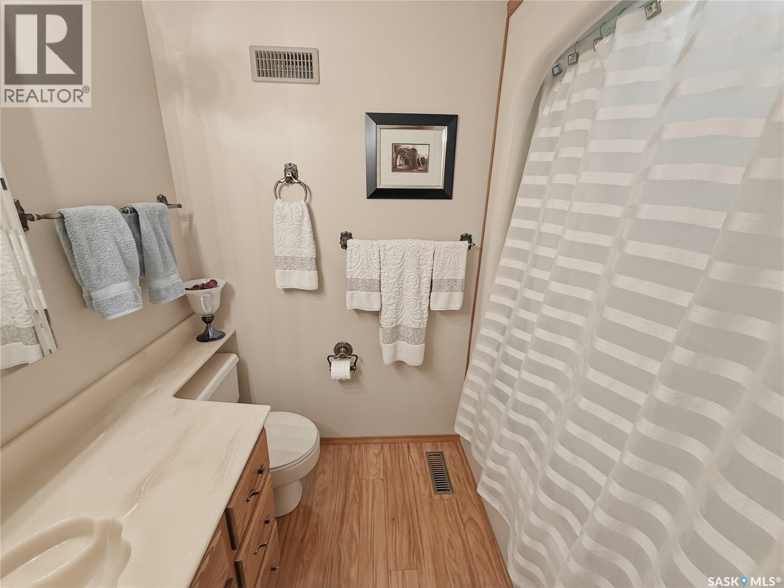 412 Curry Crescent, Swift Current, Saskatchewan  S9H 4X4 - Photo 28 - SK034273