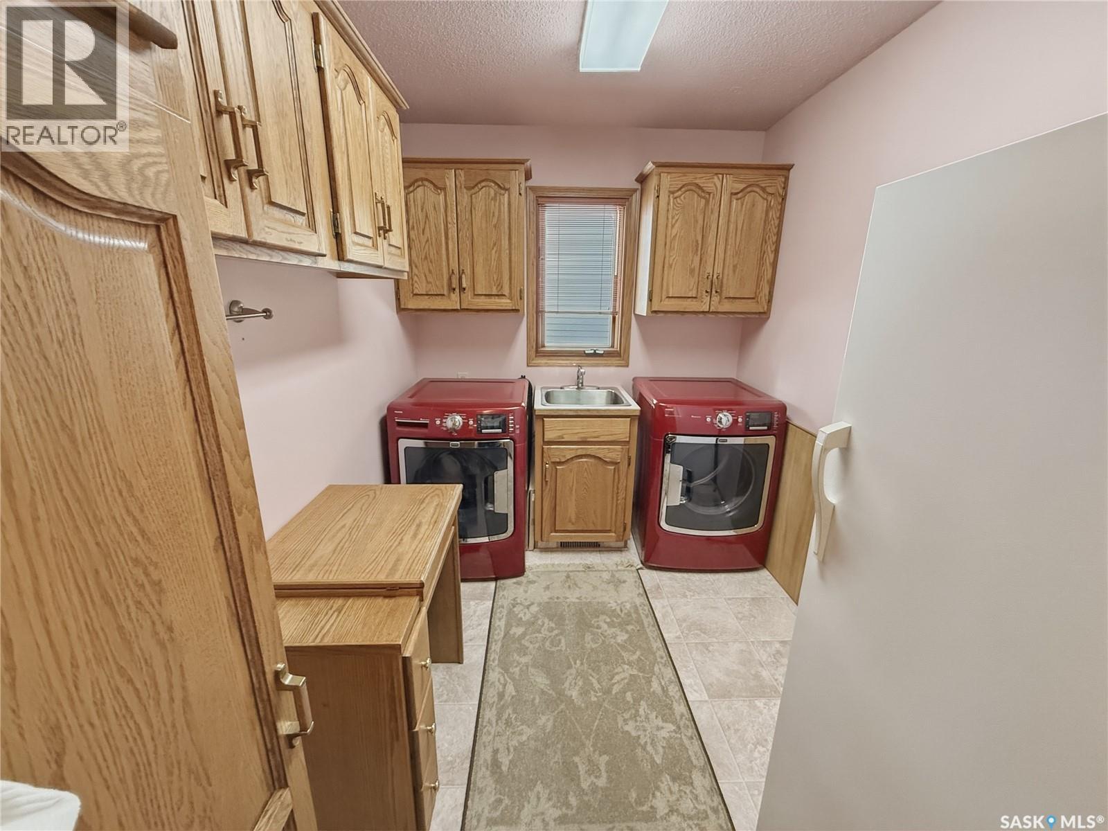 412 Curry Crescent, Swift Current, Saskatchewan  S9H 4X4 - Photo 33 - SK034273