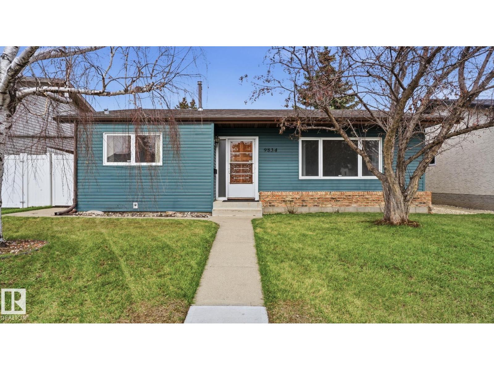 9834 167A AV NW, edmonton, Alberta