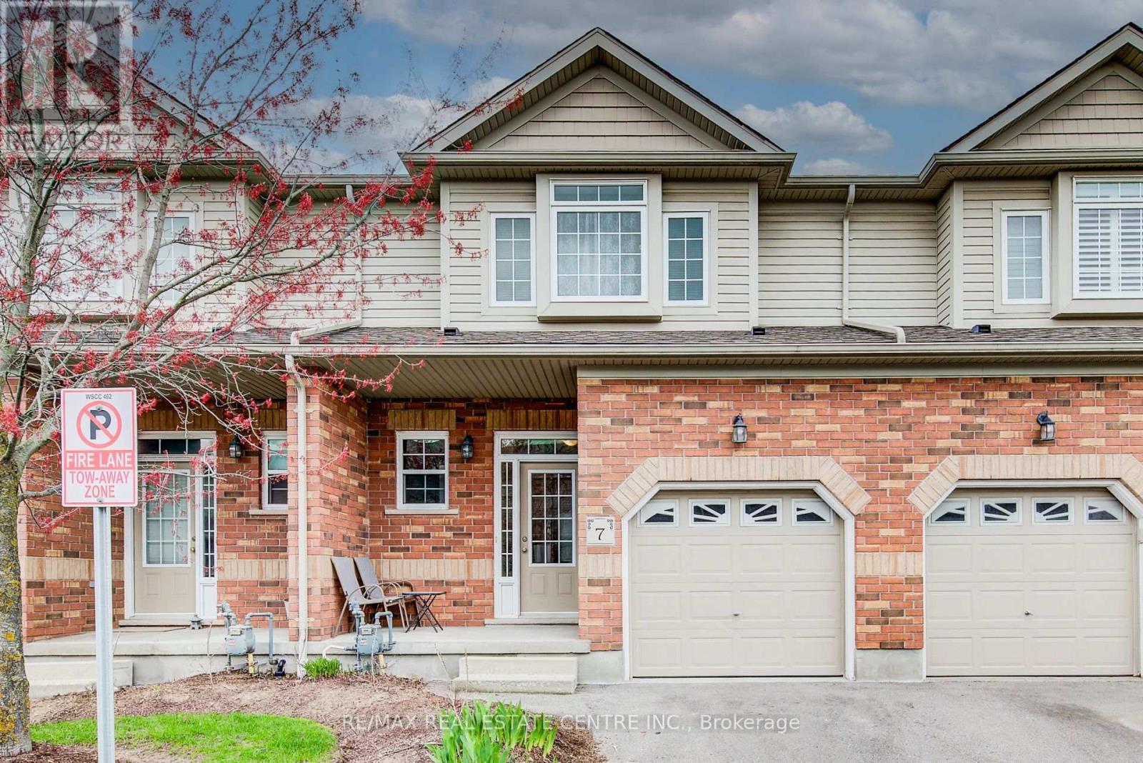 7 - 330 DEARBORN BOULEVARD, Waterloo, Ontario