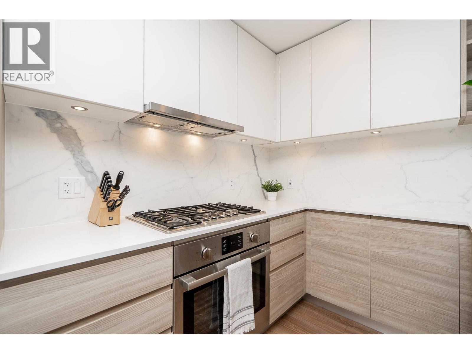 1806 595 Austin Avenue, Coquitlam, British Columbia  V3K 0G7 - Photo 5 - R3121212