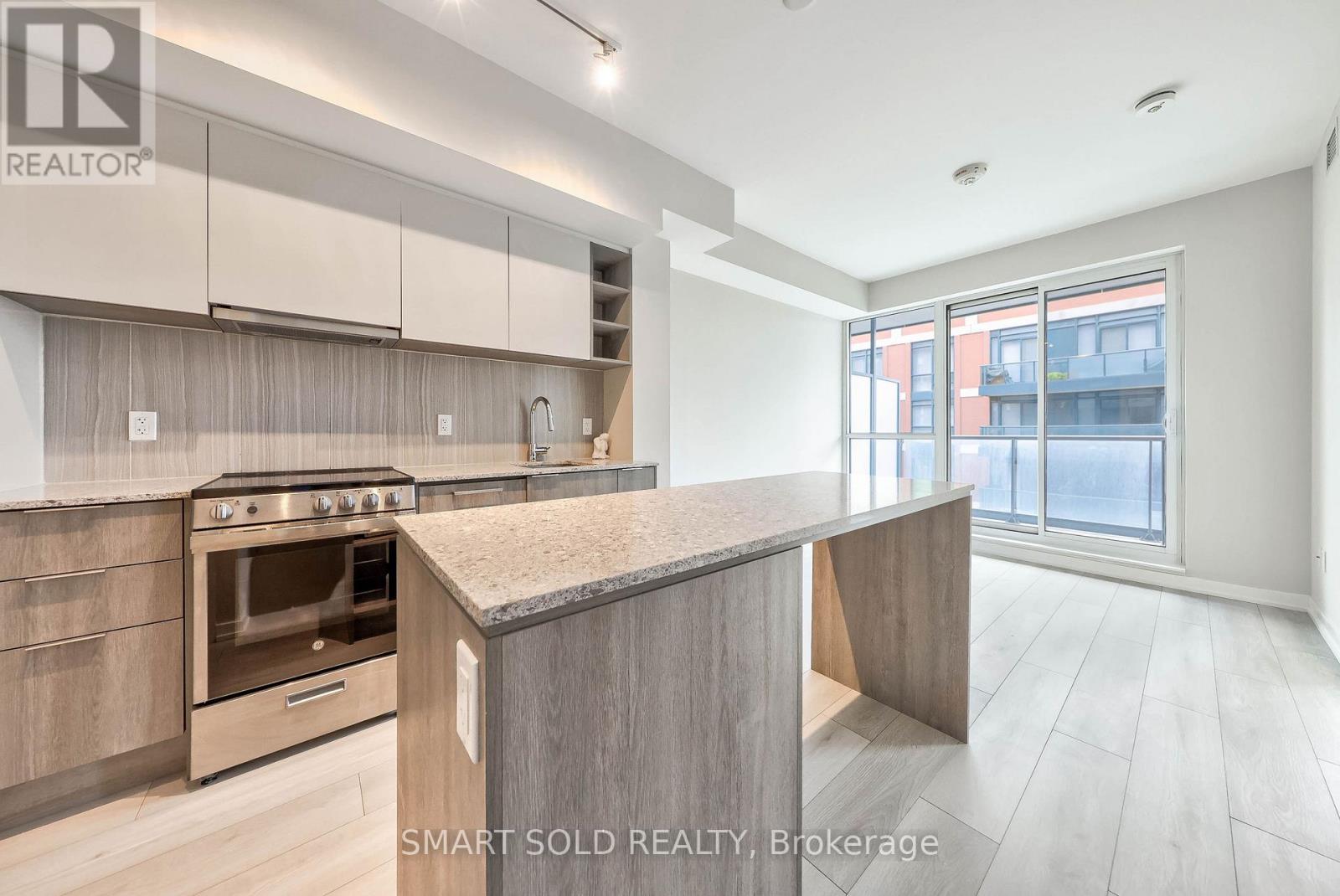 833 - 31 TIPPETT ROAD, Toronto, Ontario