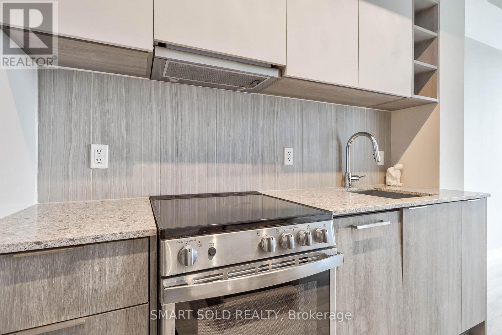 833 - 31 Tippett Road, Toronto (Clanton Park), Ontario  M3H 2V1 - Photo 11 - C13100312