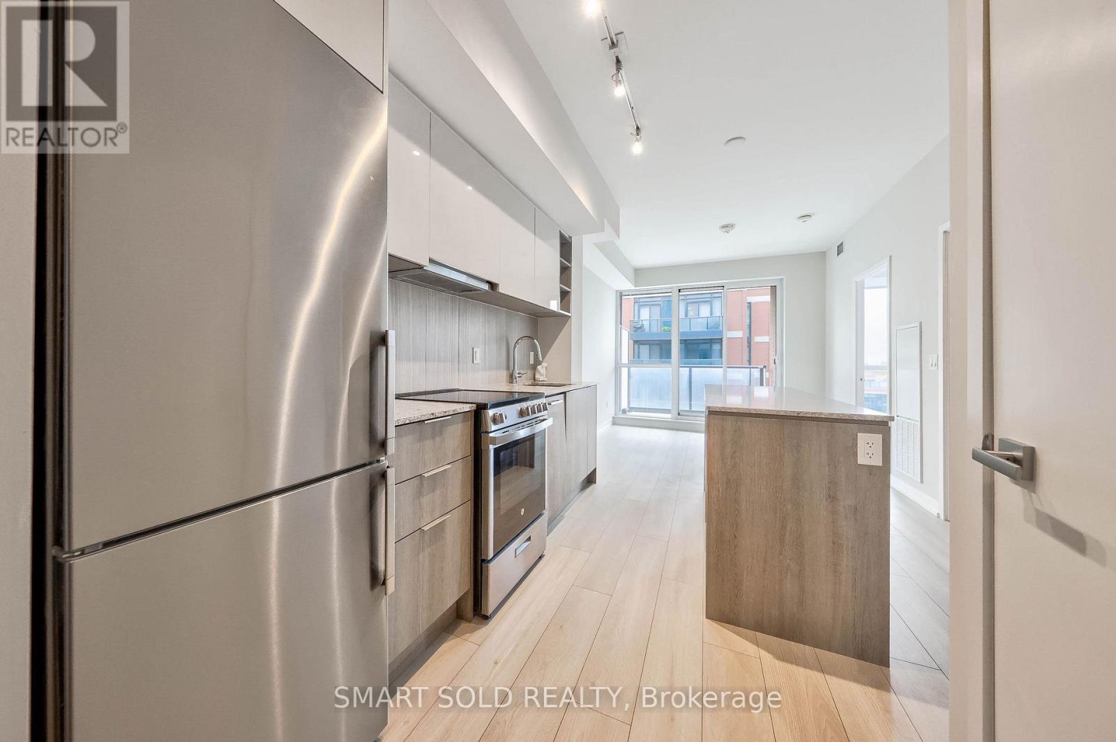 833 - 31 Tippett Road, Toronto (Clanton Park), Ontario  M3H 2V1 - Photo 4 - C13100312