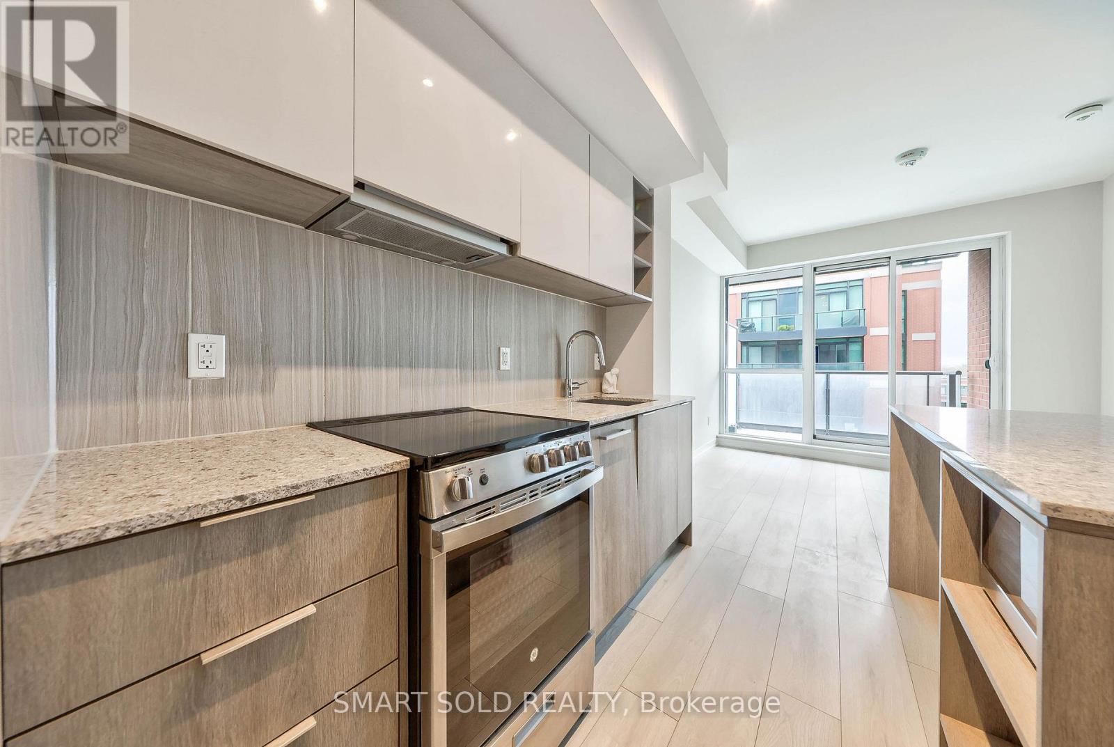 833 - 31 Tippett Road, Toronto (Clanton Park), Ontario  M3H 2V1 - Photo 5 - C13100312