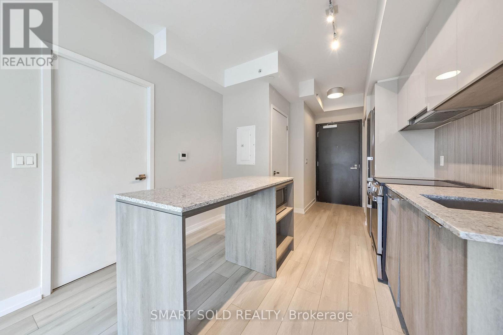 833 - 31 Tippett Road, Toronto (Clanton Park), Ontario  M3H 2V1 - Photo 6 - C13100312