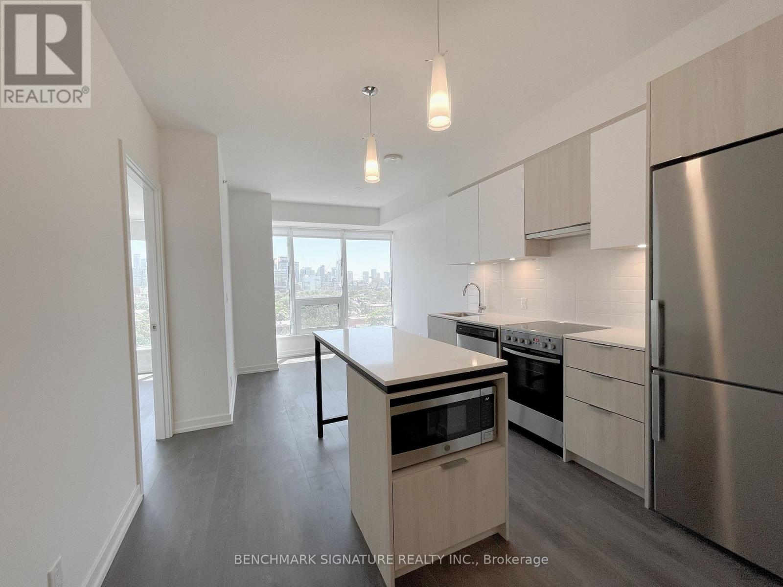 809 - 203 COLLEGE STREET, Toronto, Ontario
