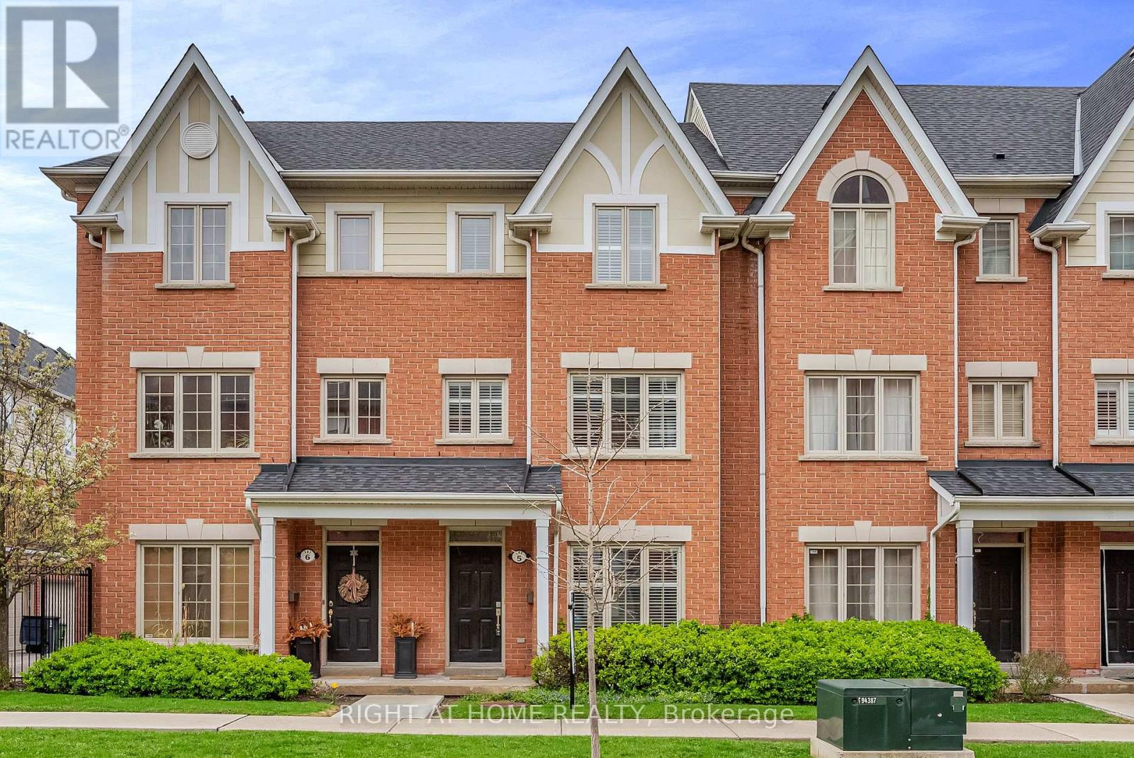 5 - 141 THIRTEENTH STREET, Toronto, Ontario