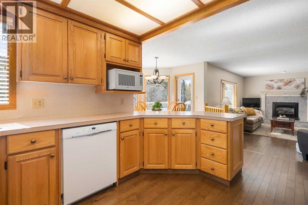27 Hawkstone Close NW, Calgary, Alberta  T3G 3P1 - Photo 12 - A2308985