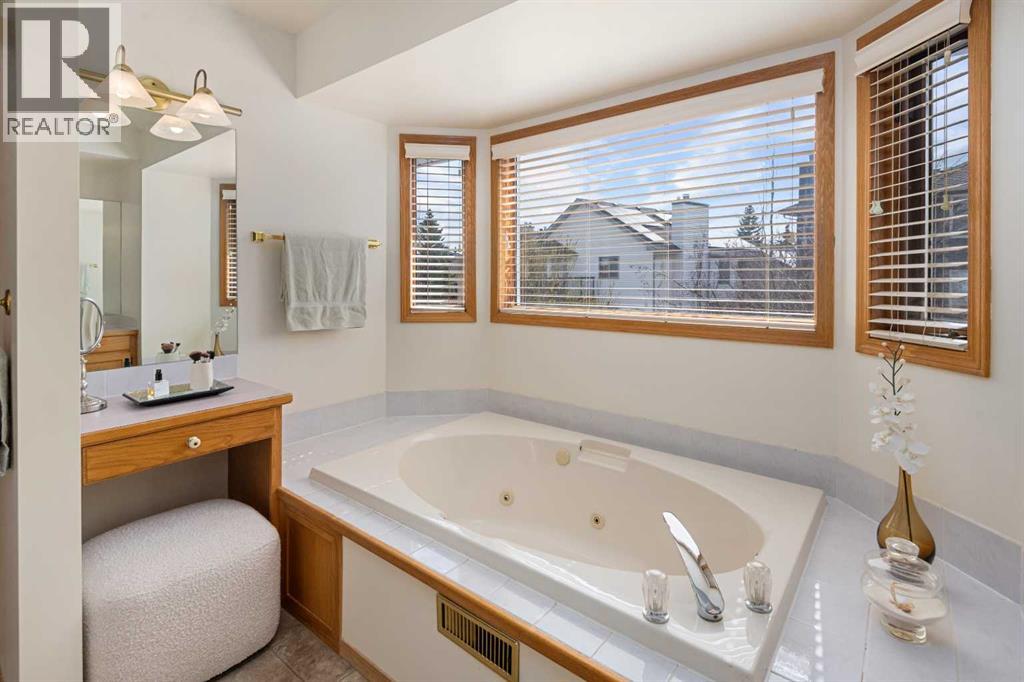 27 Hawkstone Close NW, Calgary, Alberta  T3G 3P1 - Photo 26 - A2308985