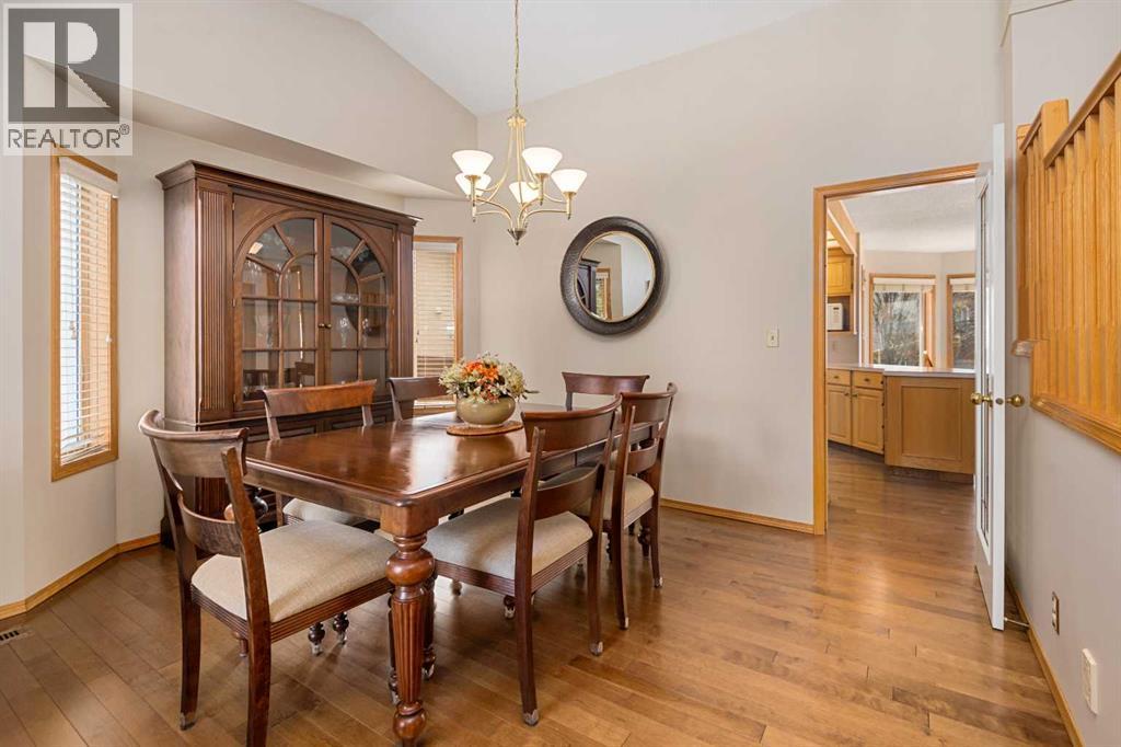 27 Hawkstone Close NW, Calgary, Alberta  T3G 3P1 - Photo 5 - A2308985