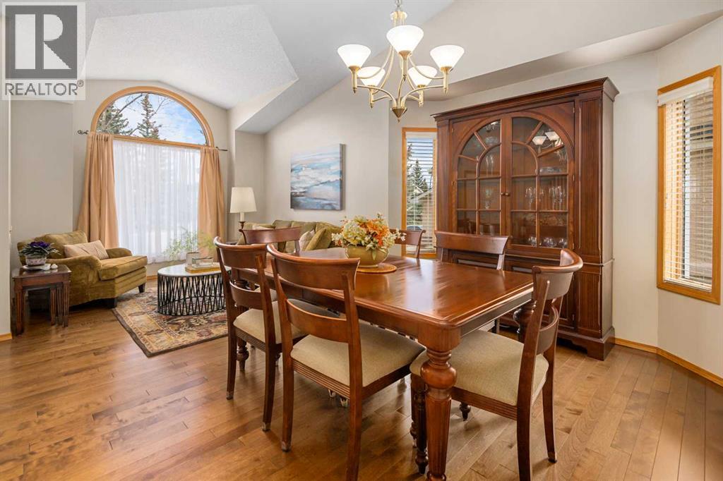 27 Hawkstone Close NW, Calgary, Alberta  T3G 3P1 - Photo 6 - A2308985