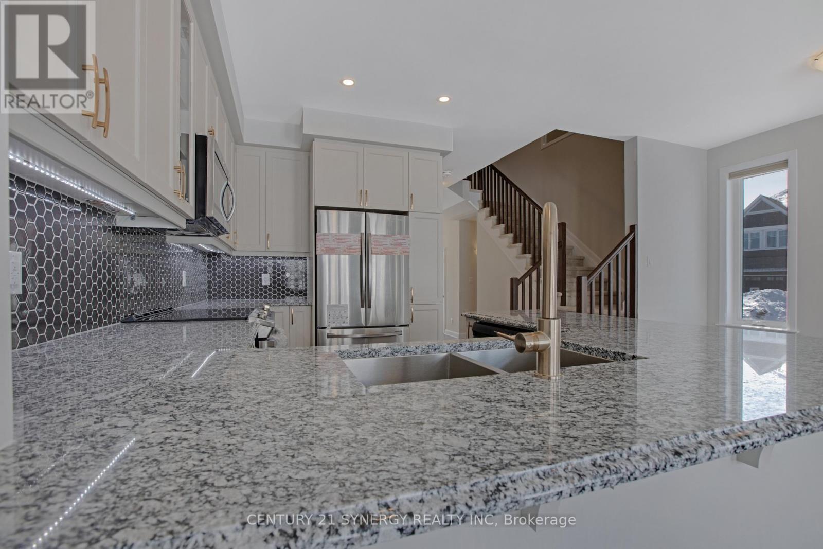 708 Taliesin Crescent, Ottawa, Ontario  K2S 2K6 - Photo 21 - X12657434