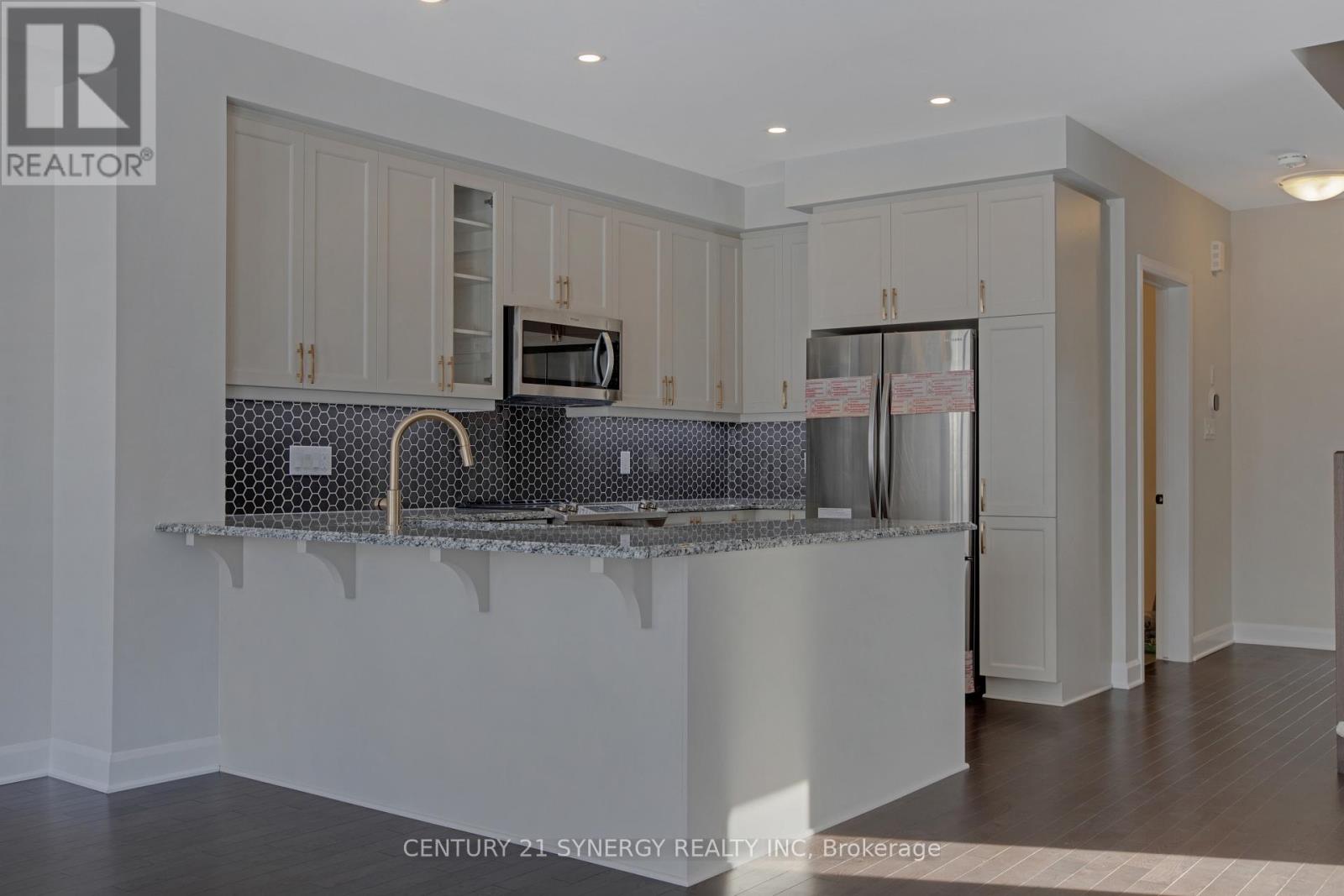 708 Taliesin Crescent, Ottawa, Ontario  K2S 2K6 - Photo 19 - X12657434