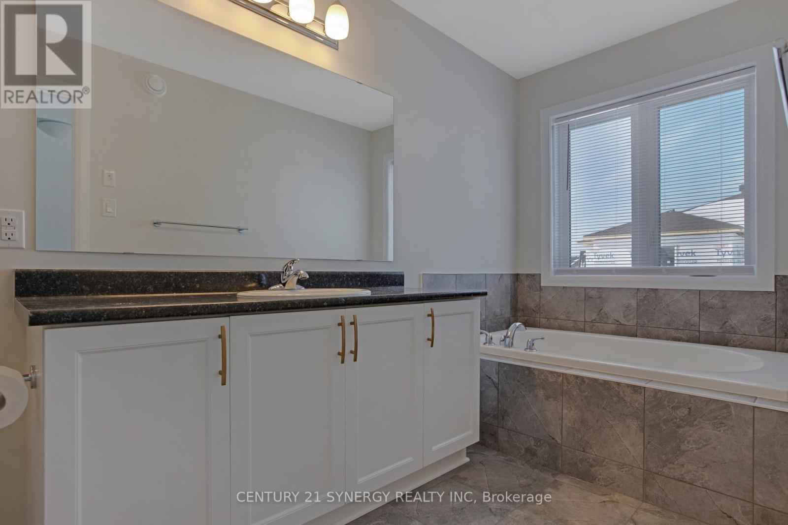708 Taliesin Crescent, Ottawa, Ontario  K2S 2K6 - Photo 31 - X12657434