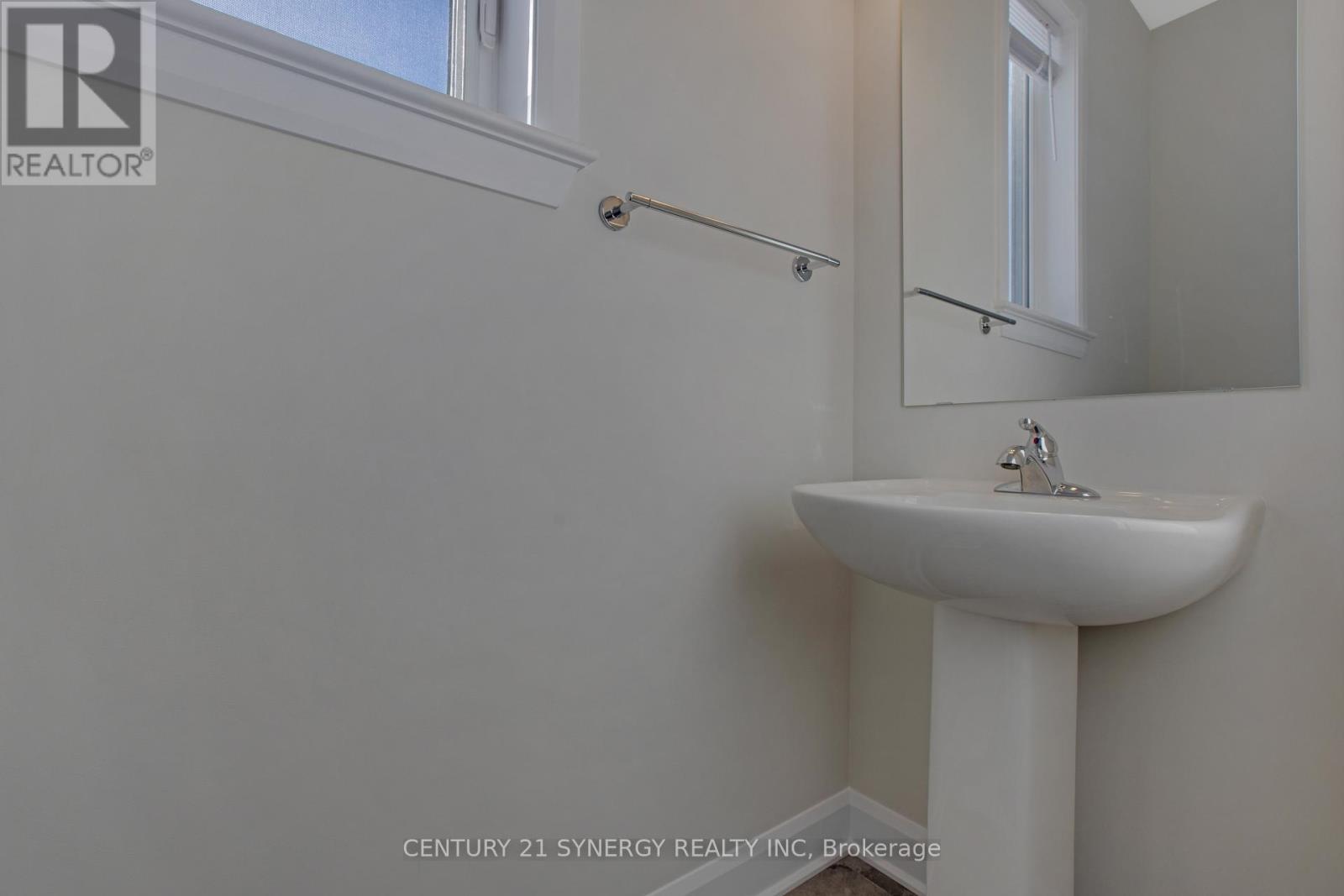 708 Taliesin Crescent, Ottawa, Ontario  K2S 2K6 - Photo 5 - X12657434