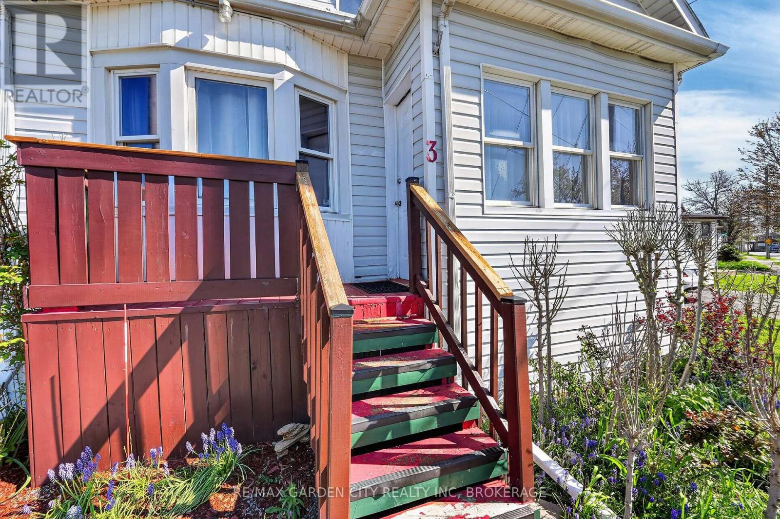 3 Delaware Avenue, St. Catharines, Ontario  L2M 5L7 - Photo 3 - X13100322