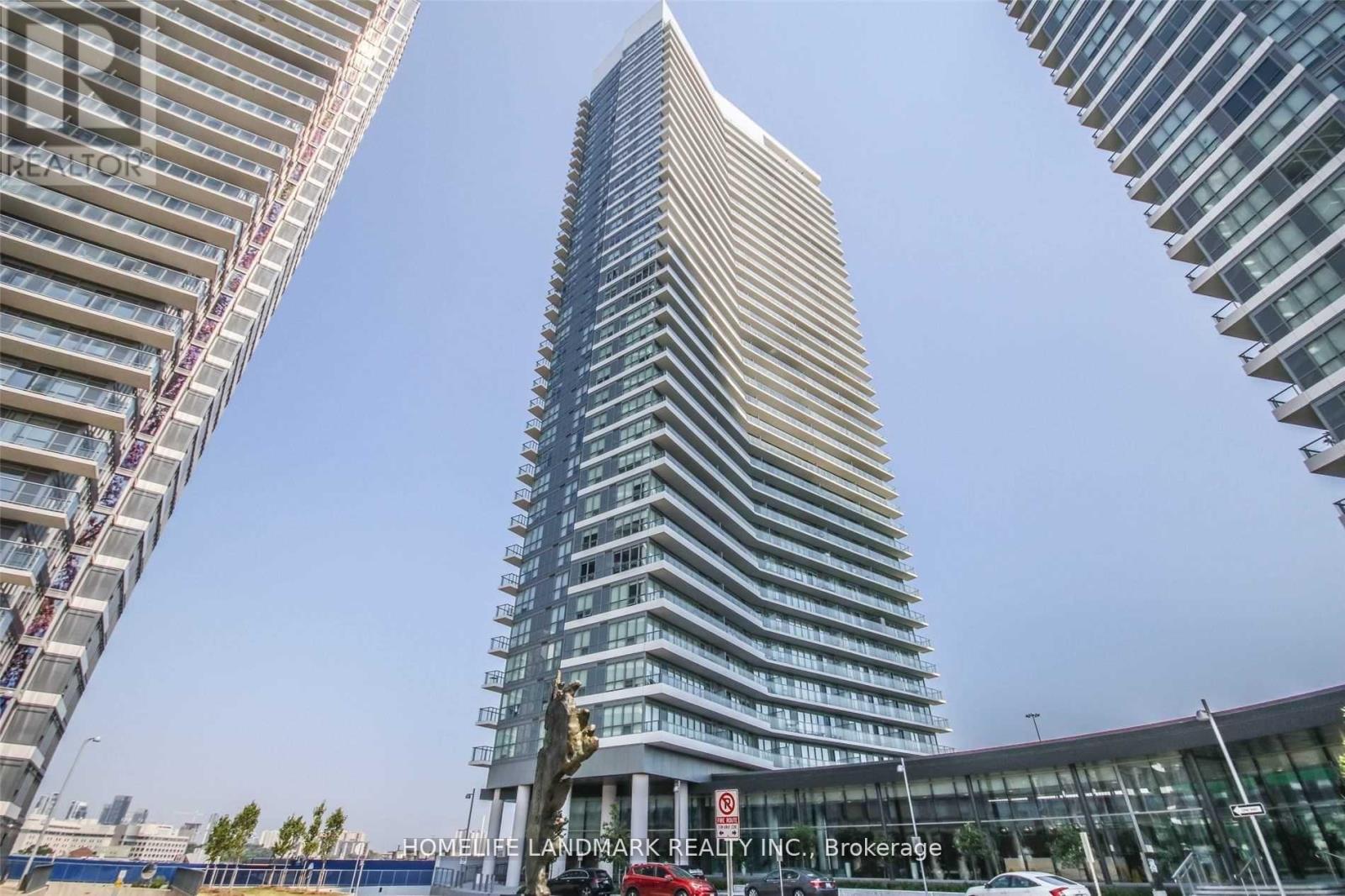 SPH09 - 117 MCMAHON DRIVE, Toronto, Ontario