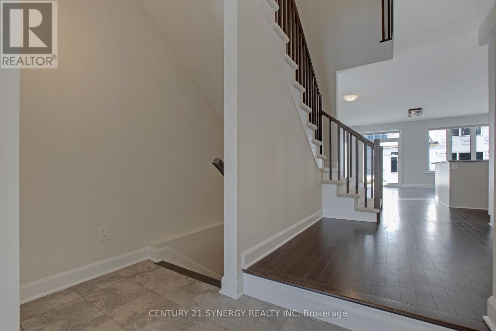 708 Taliesin Crescent, Ottawa, Ontario  K2S 2K6 - Photo 3 - X13100436