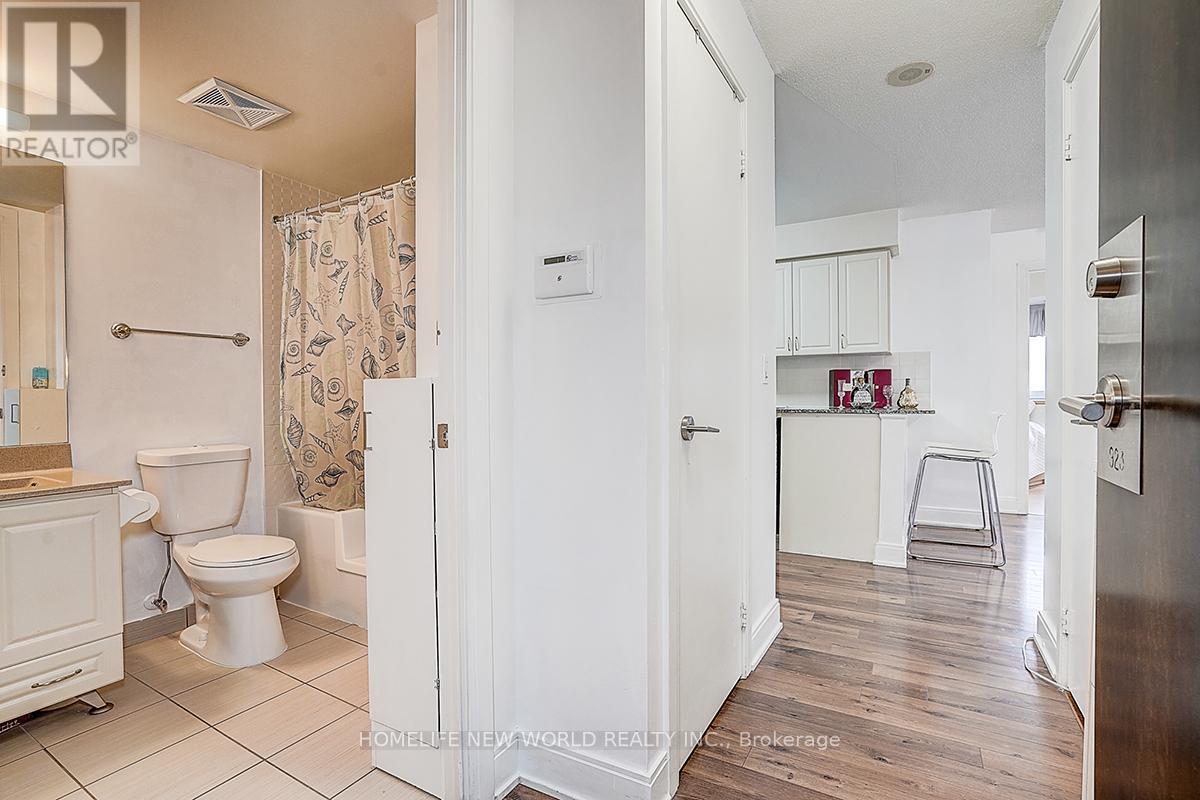 923 - 135 Village Green Square, Toronto, Ontario  M1S 0G4 - Photo 8 - E13100430