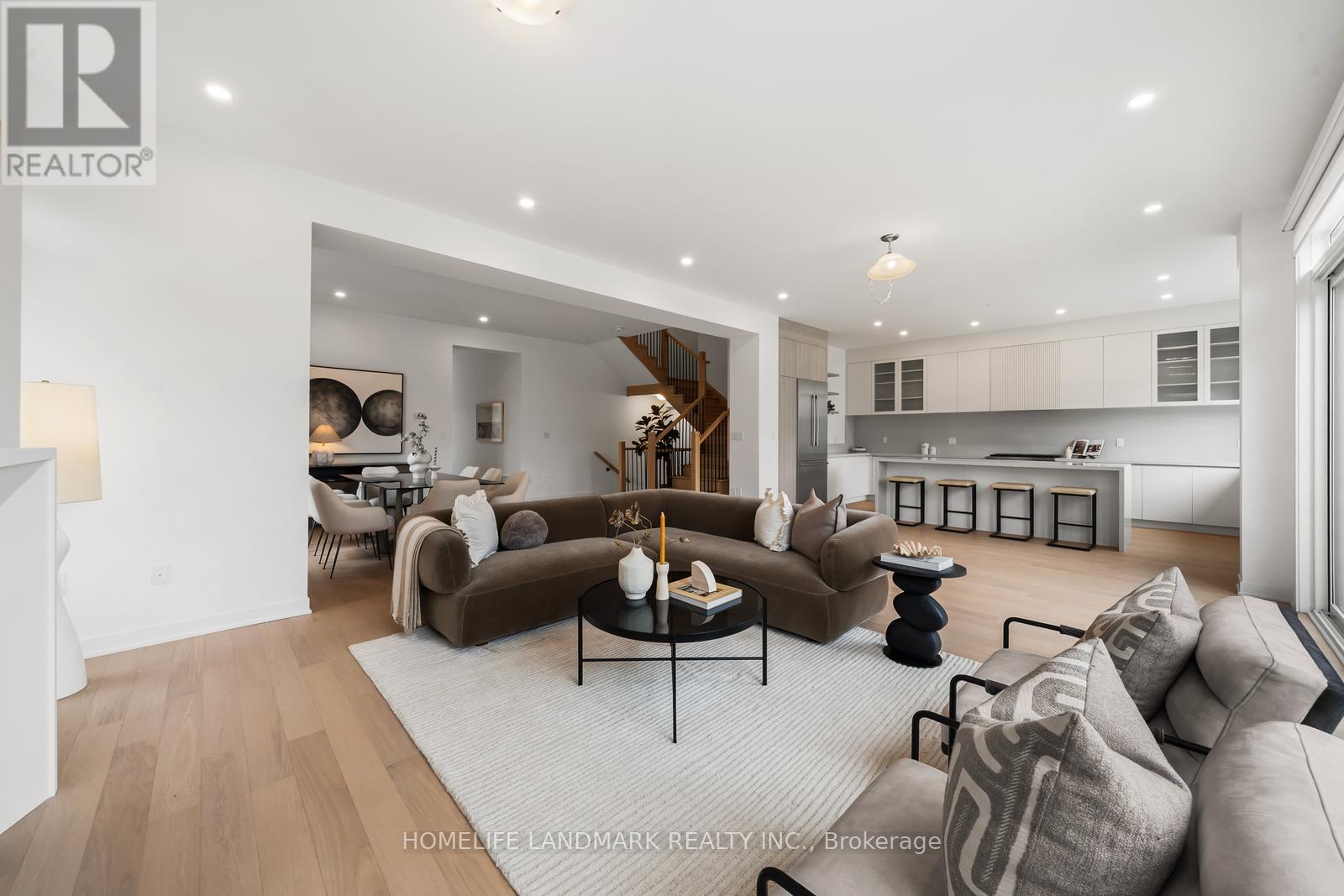 35 Imogene Court, Richmond Hill, Ontario  L4C 5W9 - Photo 8 - N13100428