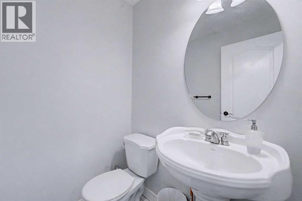 644 Luxstone Landing SW, Airdrie, Alberta  T4B 3L2 - Photo 10 - A2300968