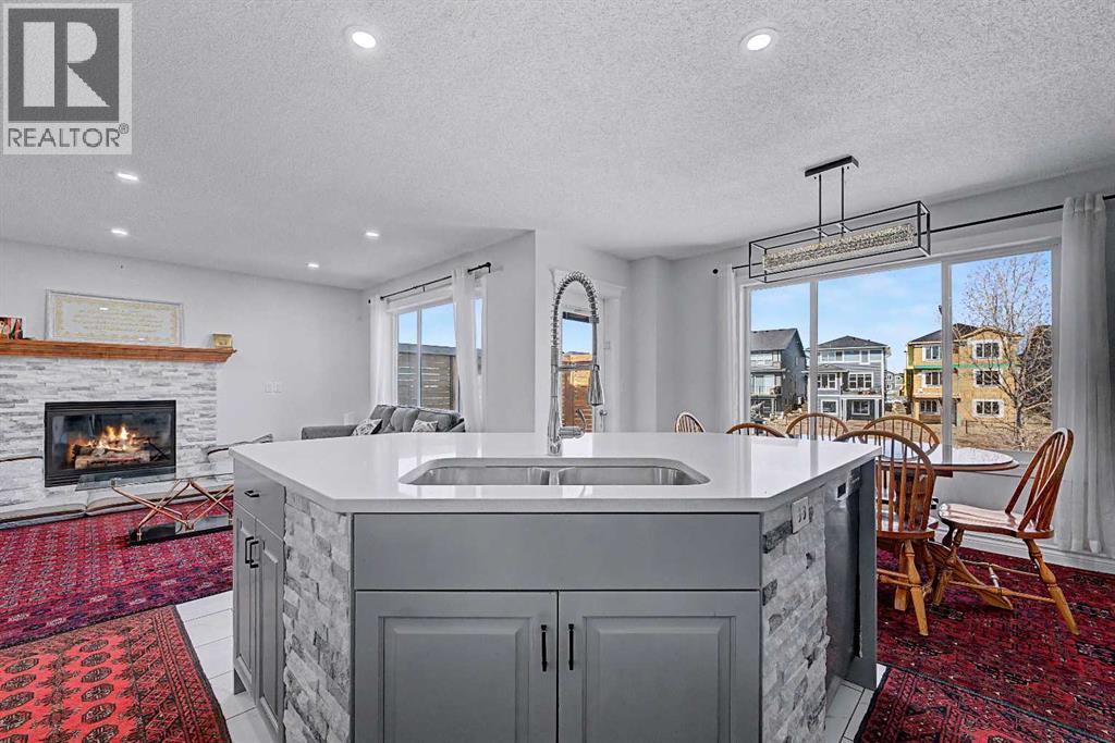 644 Luxstone Landing SW, Airdrie, Alberta  T4B 3L2 - Photo 3 - A2300968