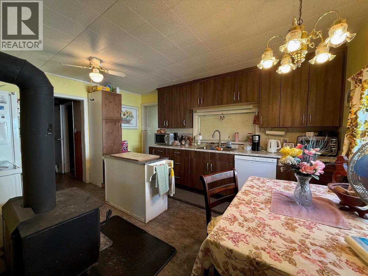 9889 Latremouille Street, Little Fort, British Columbia  V0E 2C0 - Photo 5 - 10386683