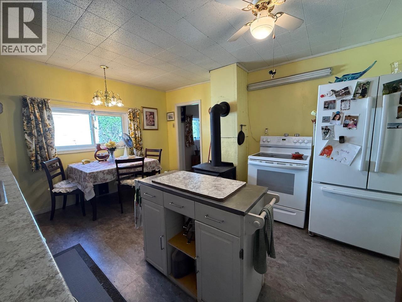 9889 Latremouille Street, Little Fort, British Columbia  V0E 2C0 - Photo 6 - 10386683