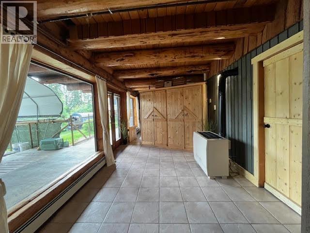 6006 Valleyview Drive, 100 Mile House, British Columbia  V0K 2E3 - Photo 16 - R3121221