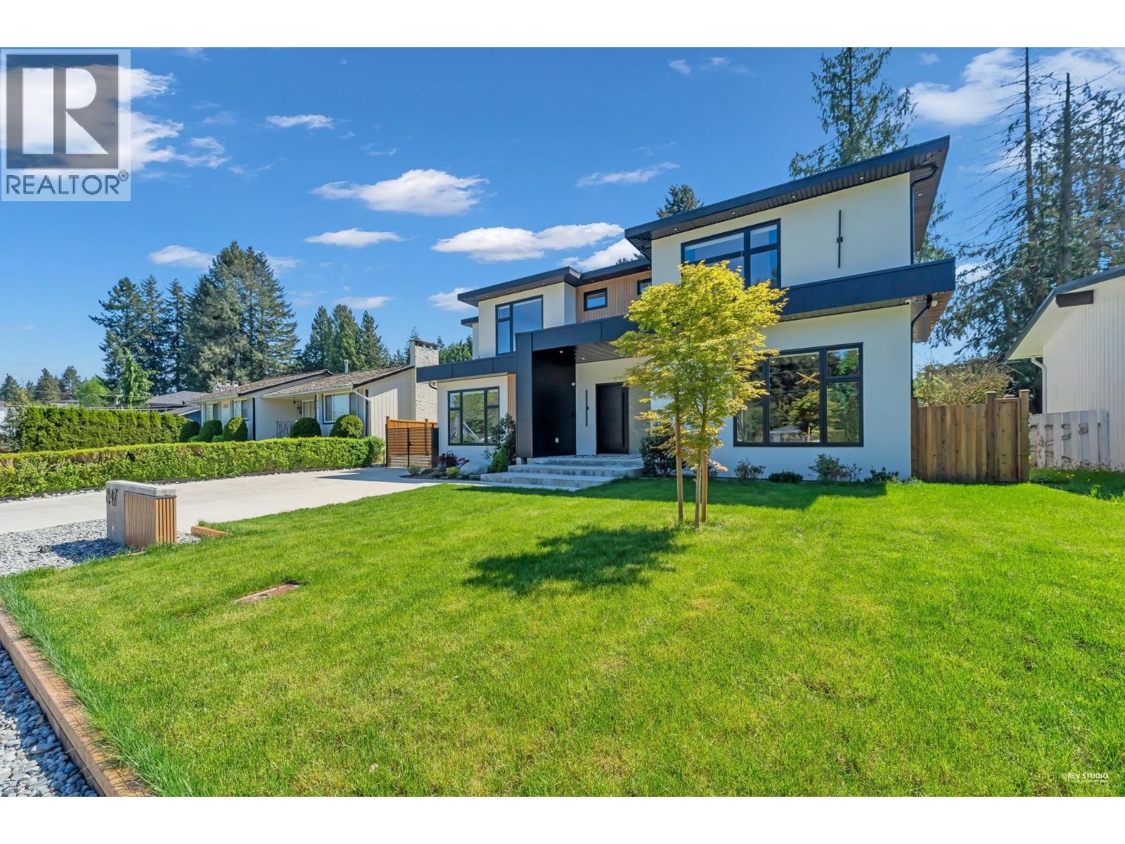 847 Thermal Drive, Coquitlam, British Columbia  V3J 6R4 - Photo 3 - R3120573