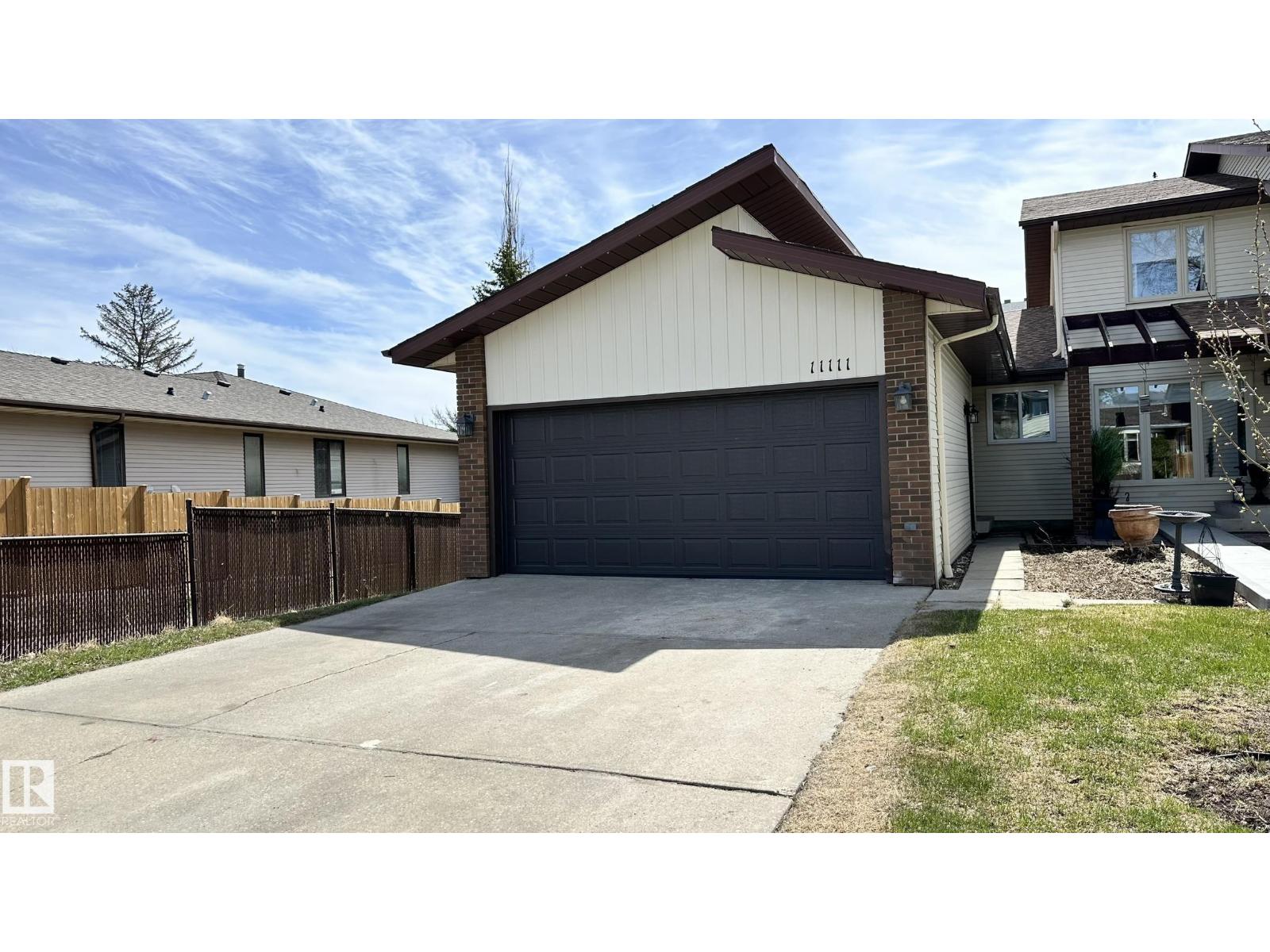 11111 157 AV NW, edmonton, Alberta