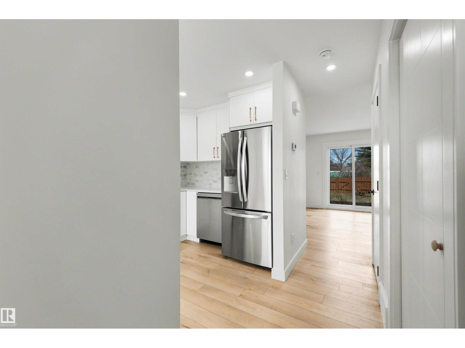 14329 23 St Nw, Edmonton, Alberta  T5Y 1N1 - Photo 3 - E4486473