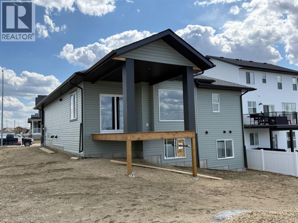 2 Aura Drive, Blackfalds, Alberta  T4M 0N3 - Photo 2 - A2303540