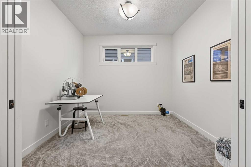 19 Cranbrook Crescent Se, Calgary, Alberta  T3M 3L5 - Photo 19 - A2307036